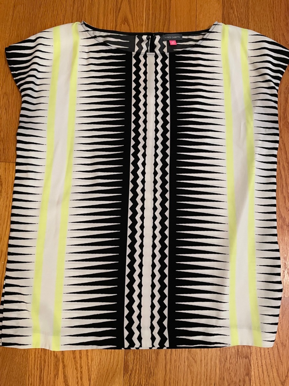 Vince Camuto Black and White Geometric Print Top